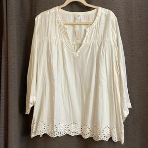 Old Navy size 2X plus soft  white top
